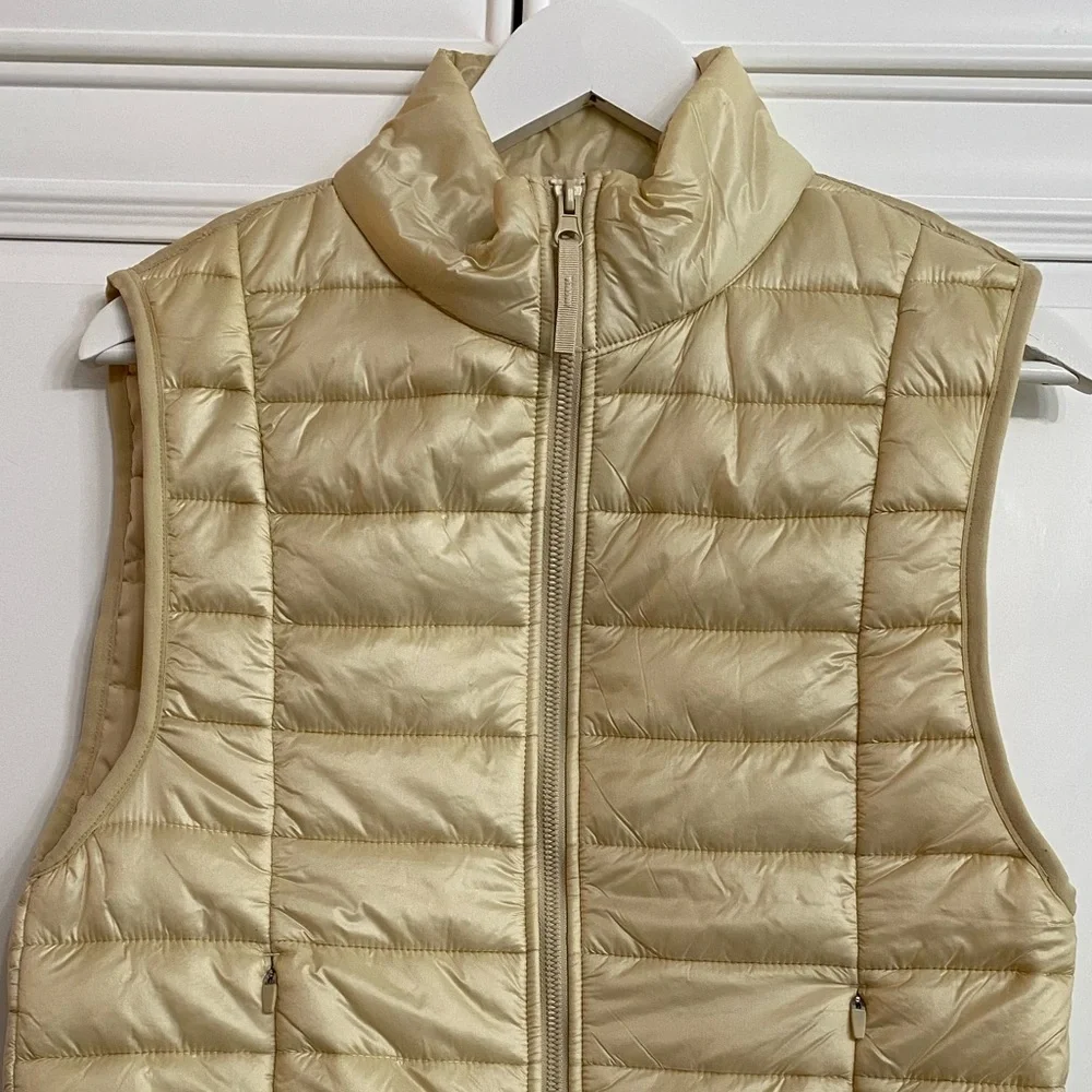 Joy Lab Women’s Sz XS Lightweight Puffer Vest Cream Zip Up Zippered Pockets - Picture 3 of 14